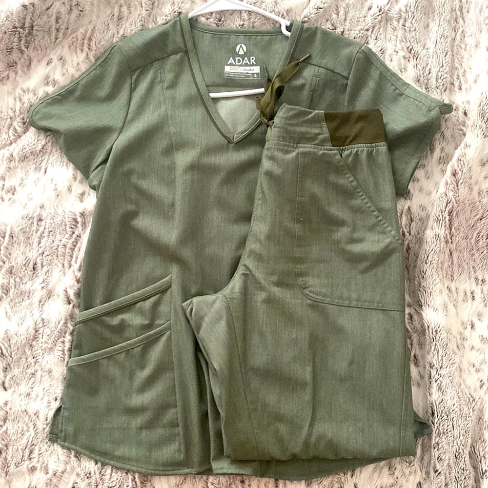 ADAR Scrub Set